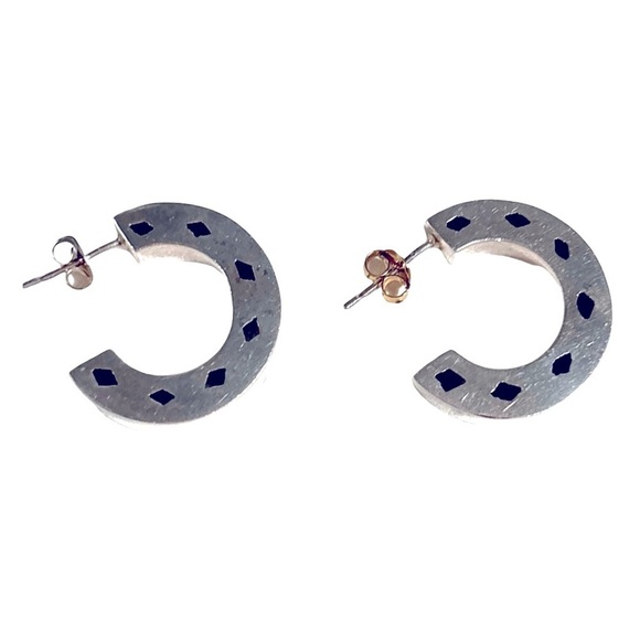 Sterling silver hoop pierces earring - Picture 1 of 4